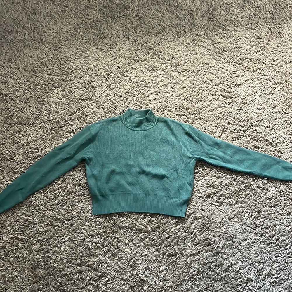 Pacsun LA Hearts cropped sweater size small